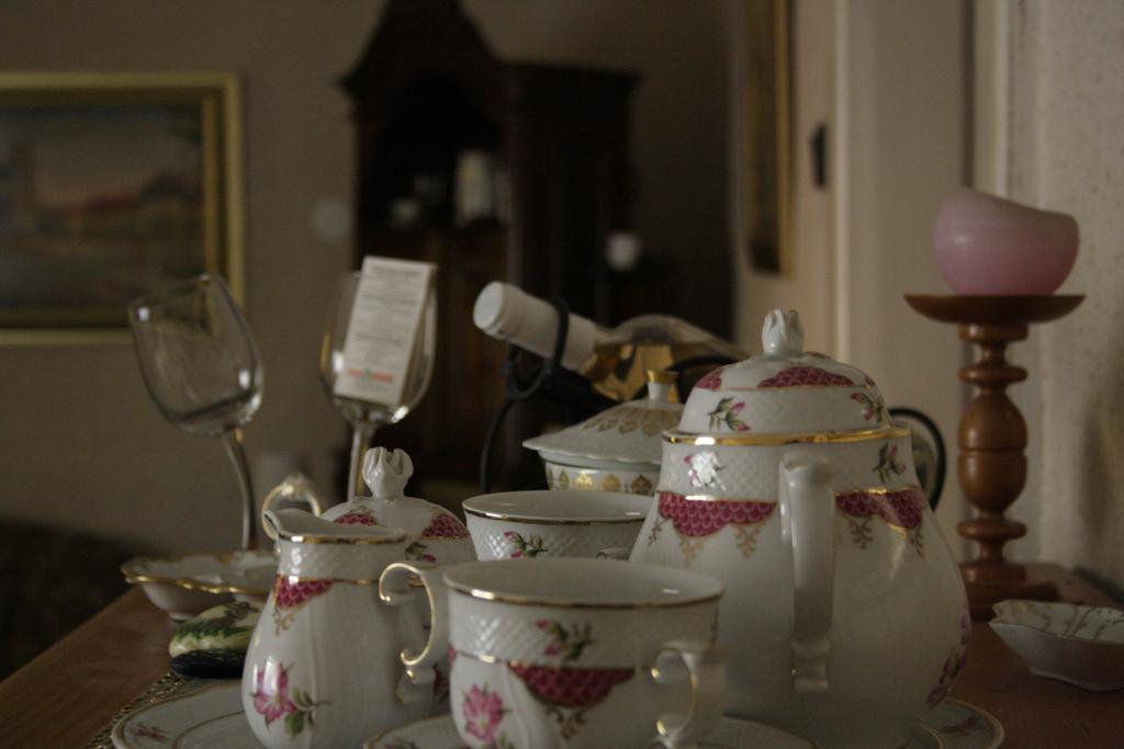 Fonagy Es Walter Vendeg- Es Borhaz Bed and Breakfast Vác Eksteriør billede