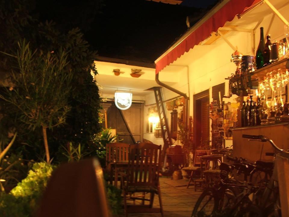 Fonagy Es Walter Vendeg- Es Borhaz Bed and Breakfast Vác Eksteriør billede