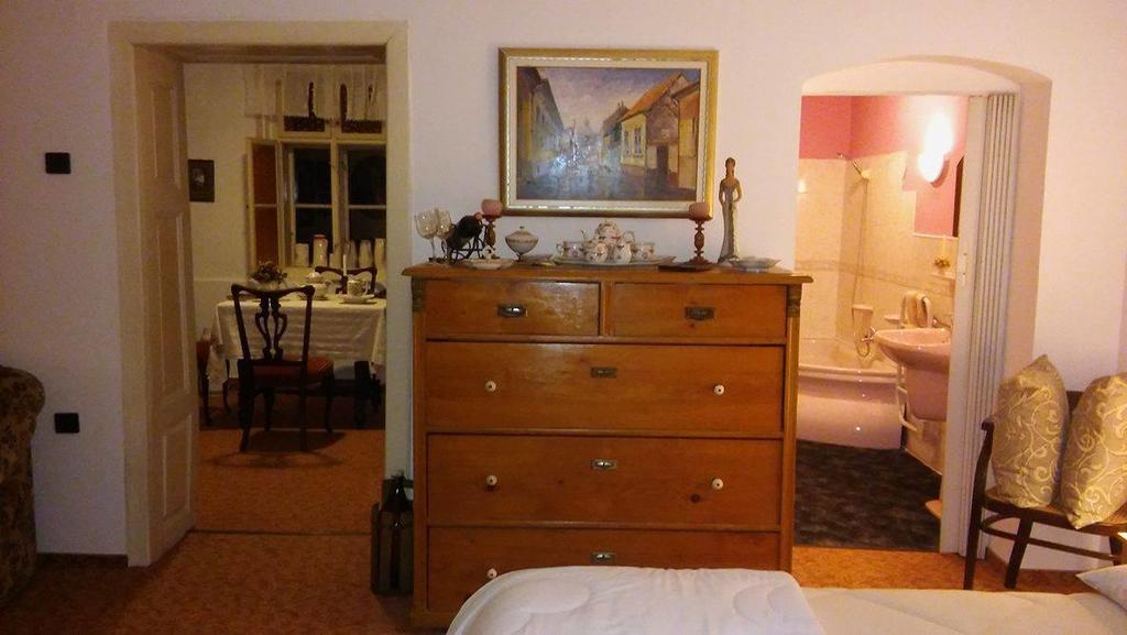 Fonagy Es Walter Vendeg- Es Borhaz Bed and Breakfast Vác Eksteriør billede