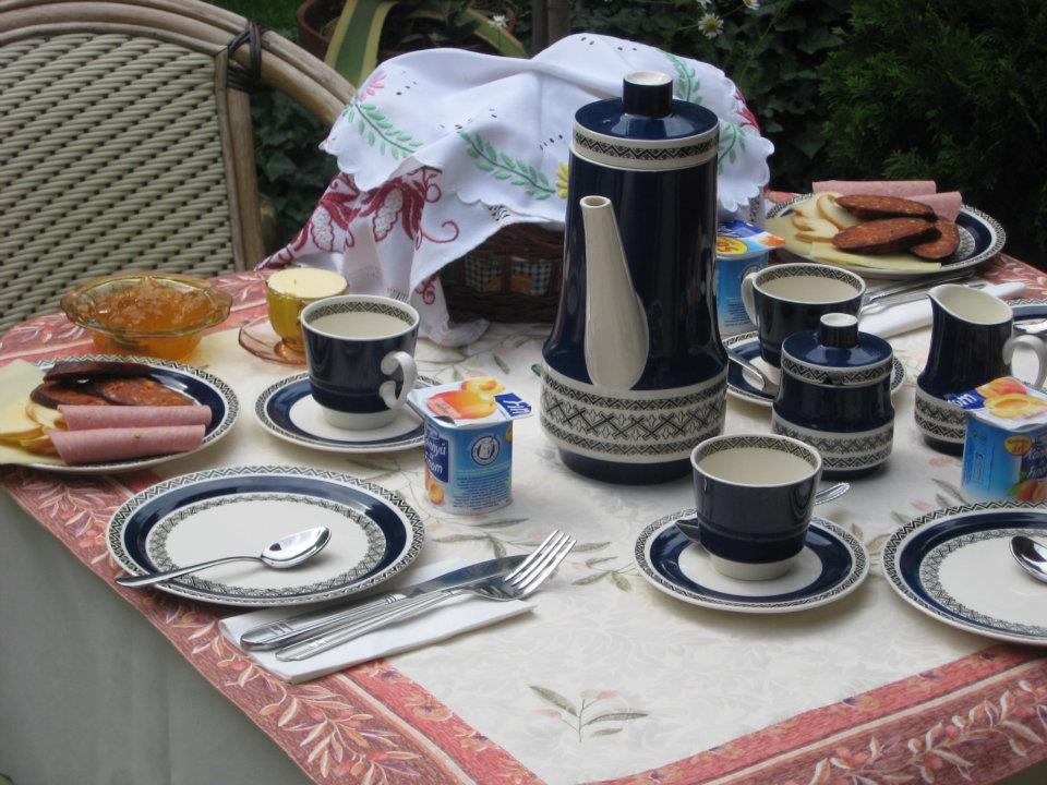 Fonagy Es Walter Vendeg- Es Borhaz Bed and Breakfast Vác Eksteriør billede