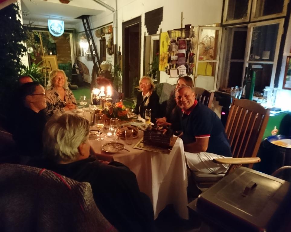 Fonagy Es Walter Vendeg- Es Borhaz Bed and Breakfast Vác Eksteriør billede