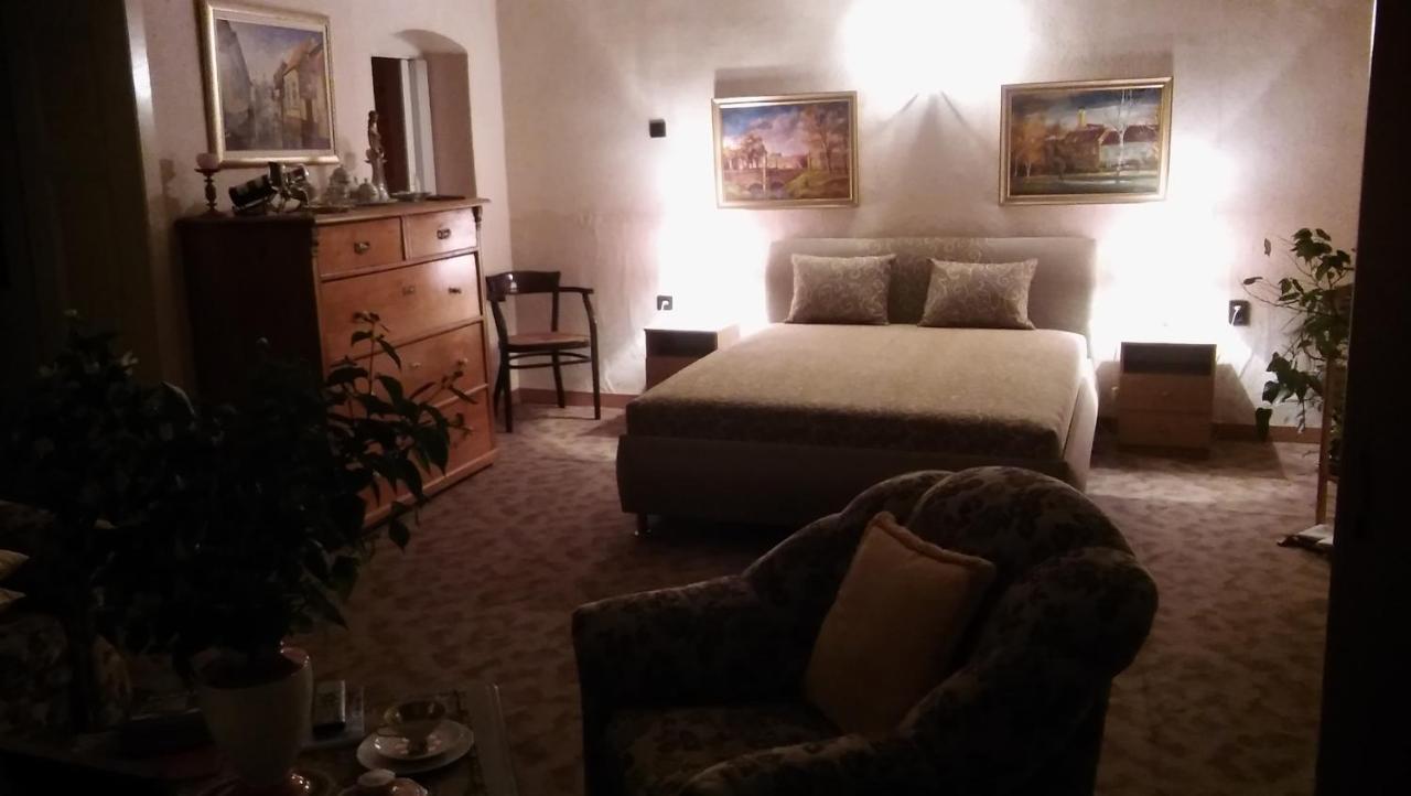 Fonagy Es Walter Vendeg- Es Borhaz Bed and Breakfast Vác Eksteriør billede