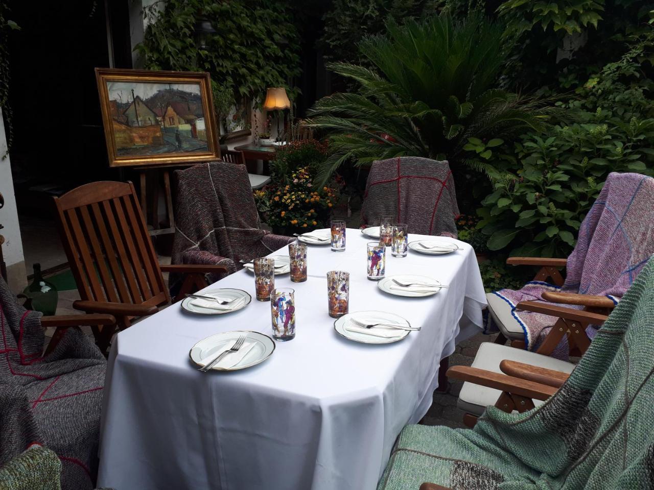 Fonagy Es Walter Vendeg- Es Borhaz Bed and Breakfast Vác Eksteriør billede